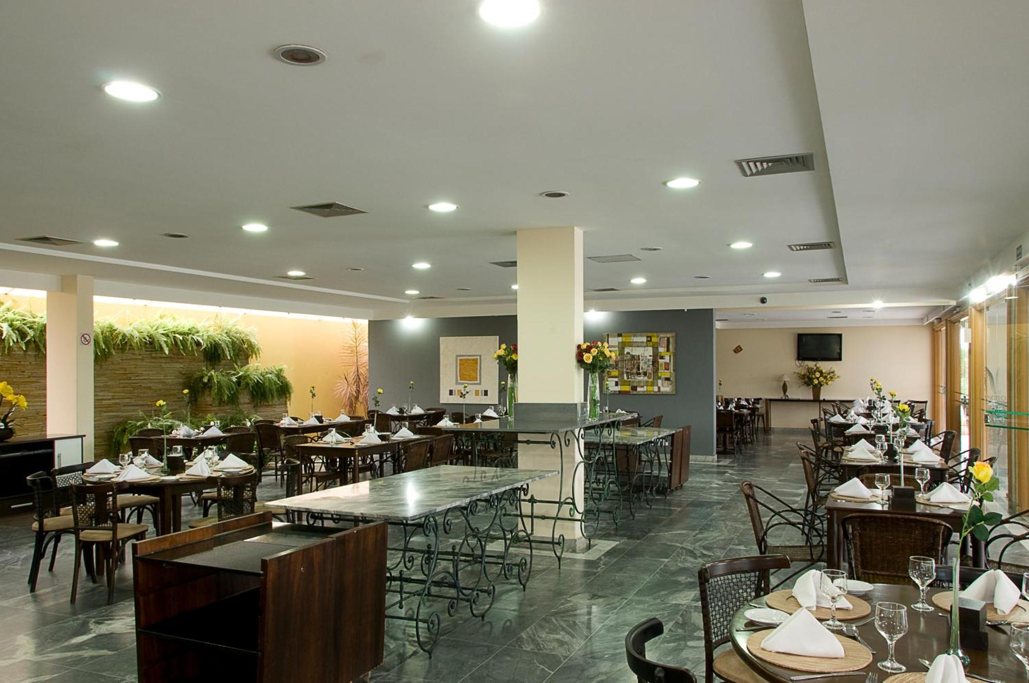 Hotel Michelangelo Сан-Жозе-ду-Риу-Прету Экстерьер фото